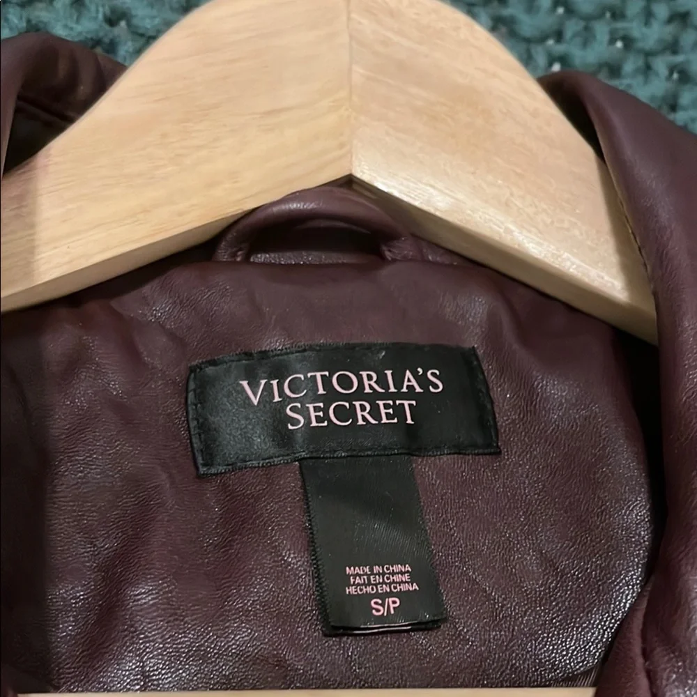 Rare Vintage Y2K Victoria's Secret Burgundy Leather Jacket - Picture 2 of 6